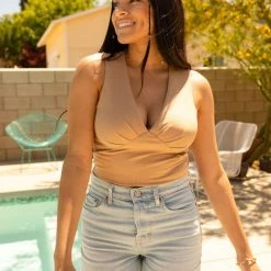 Nectar Clothing Amuse Me Sleeveless Crop Top