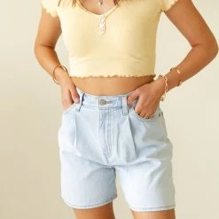 Featured Pleated Ribcage Denim Shorts By Levi's
