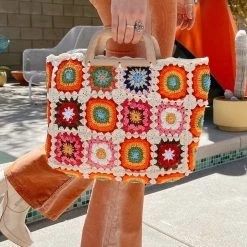 Nectar Clothing Crochet Floral Pattern Purse Summer Collection